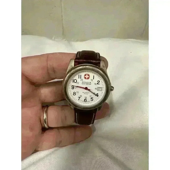 Swiss Army Wenger S.A.K Design Ladies Leather Band Watch Date Dial - Picture 9 of 10